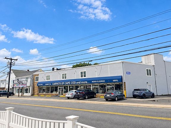 2nd image of 235 Barnstable Rd
