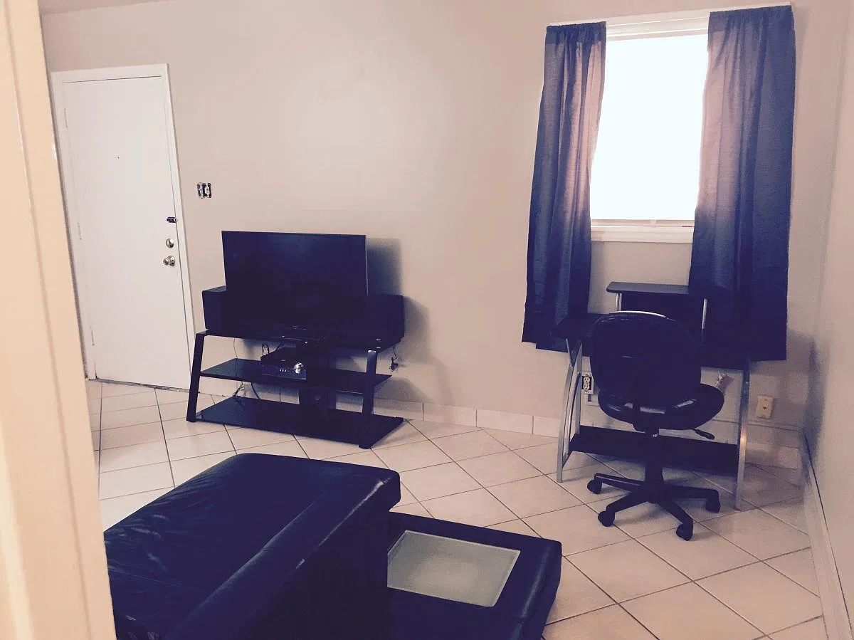 2 bed, 900 sqft, $1,500 — Photo 4
