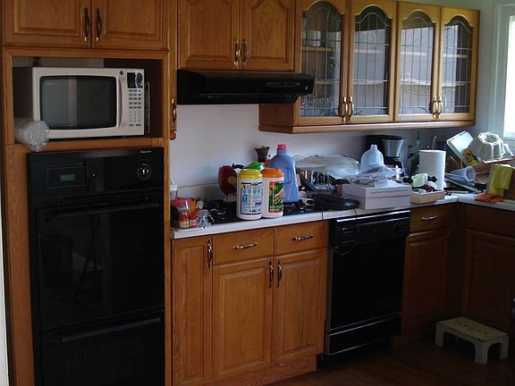 5th image of 834 Lemon Grove Ave