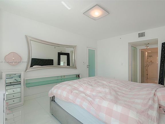 5th image of 2000 N Bayshore Dr APT 617