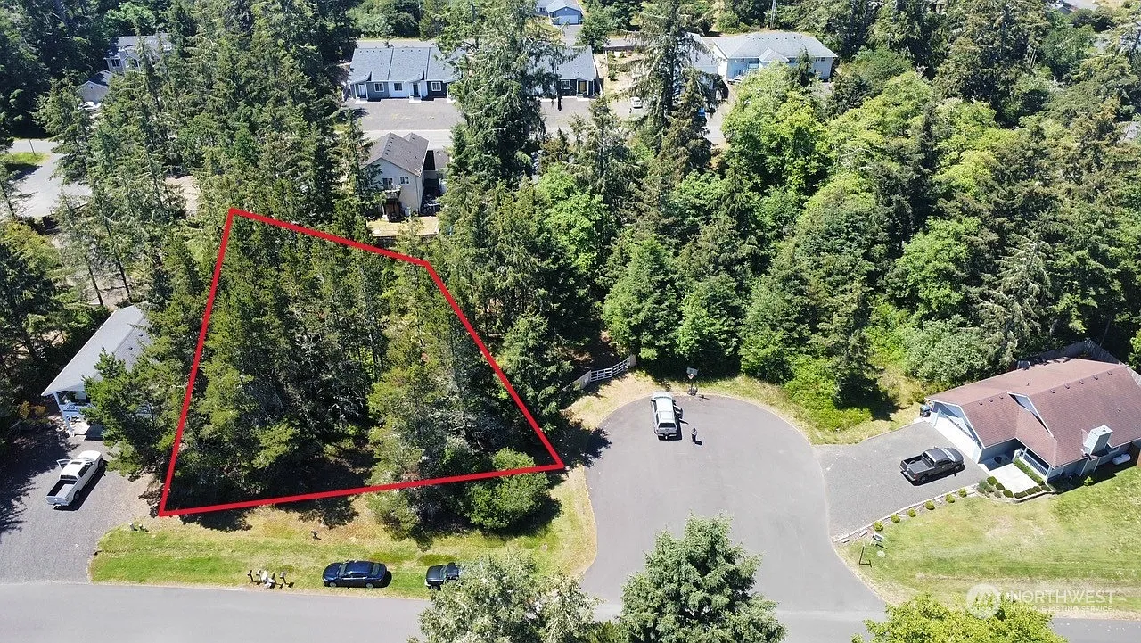 613 Woodland Loop NE photo 1