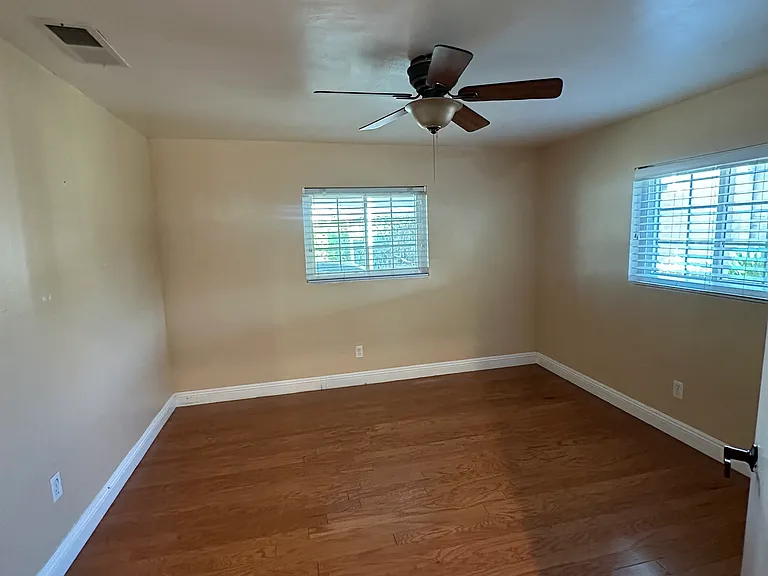 483 E Daleville Ave — Photo 26