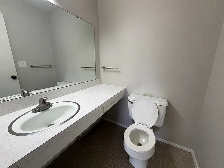 44 E Willow St #12 — Photo 9