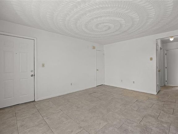 4th image of 712 Roswell Ave
