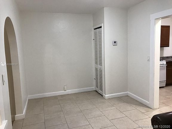 4th image of 525 44th St #525