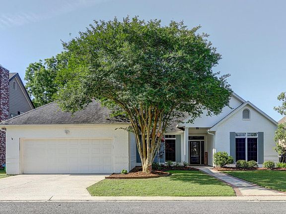3rd image of 306 Creekside Dr