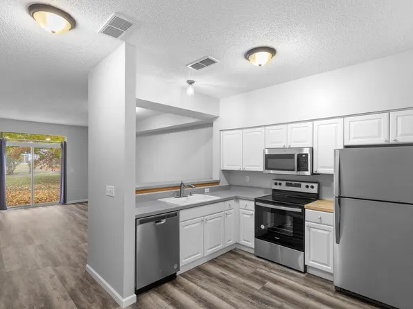 4189 Running Brook Rd #2404, Saint Paul, MN 55122