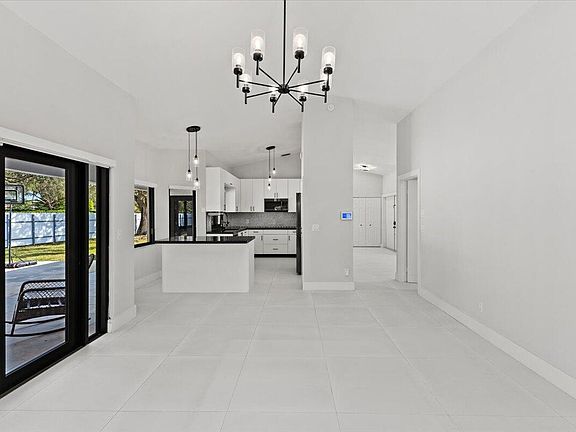 4th image of 20221 NW 8th Street