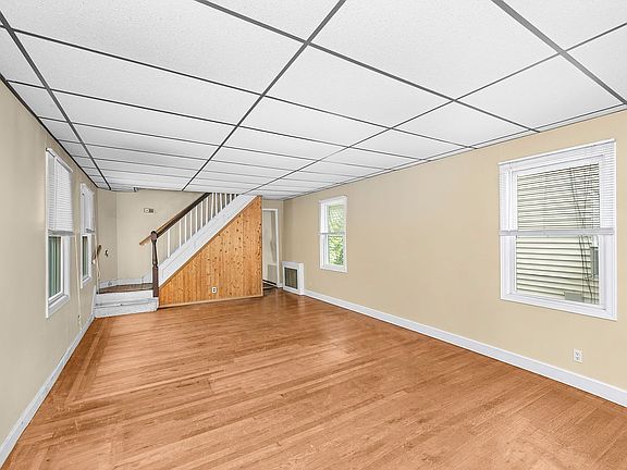 3rd image of 8 Gotham Ave