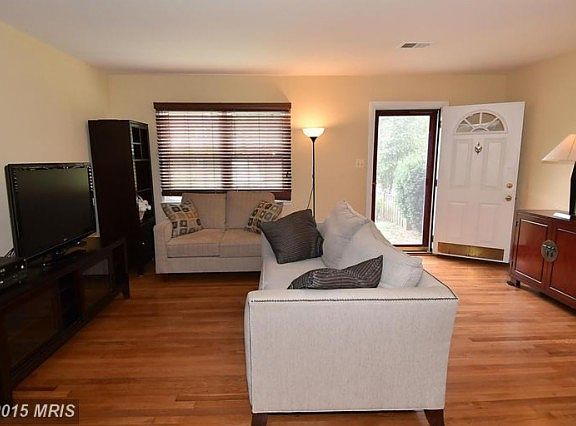 5th image of 3493 Beale Ct