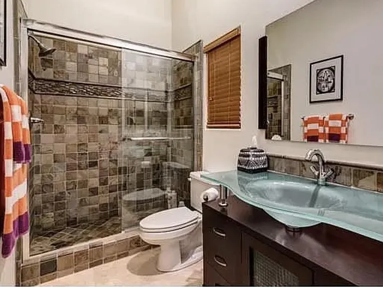 129 E Kavenish Dr — Photo 32