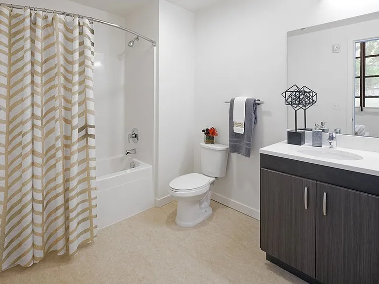11 Marche Apartments — Photo 43