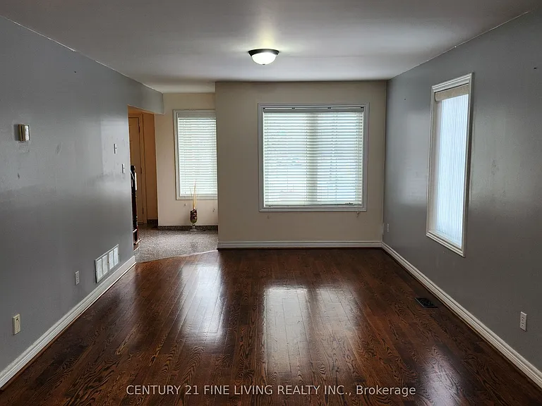 44 Reuben Ave — Photo 7
