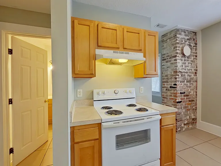 Dellwood Avenue 2920 — Photo 13