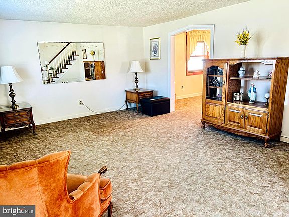 5th image of 409 Benson Ave
