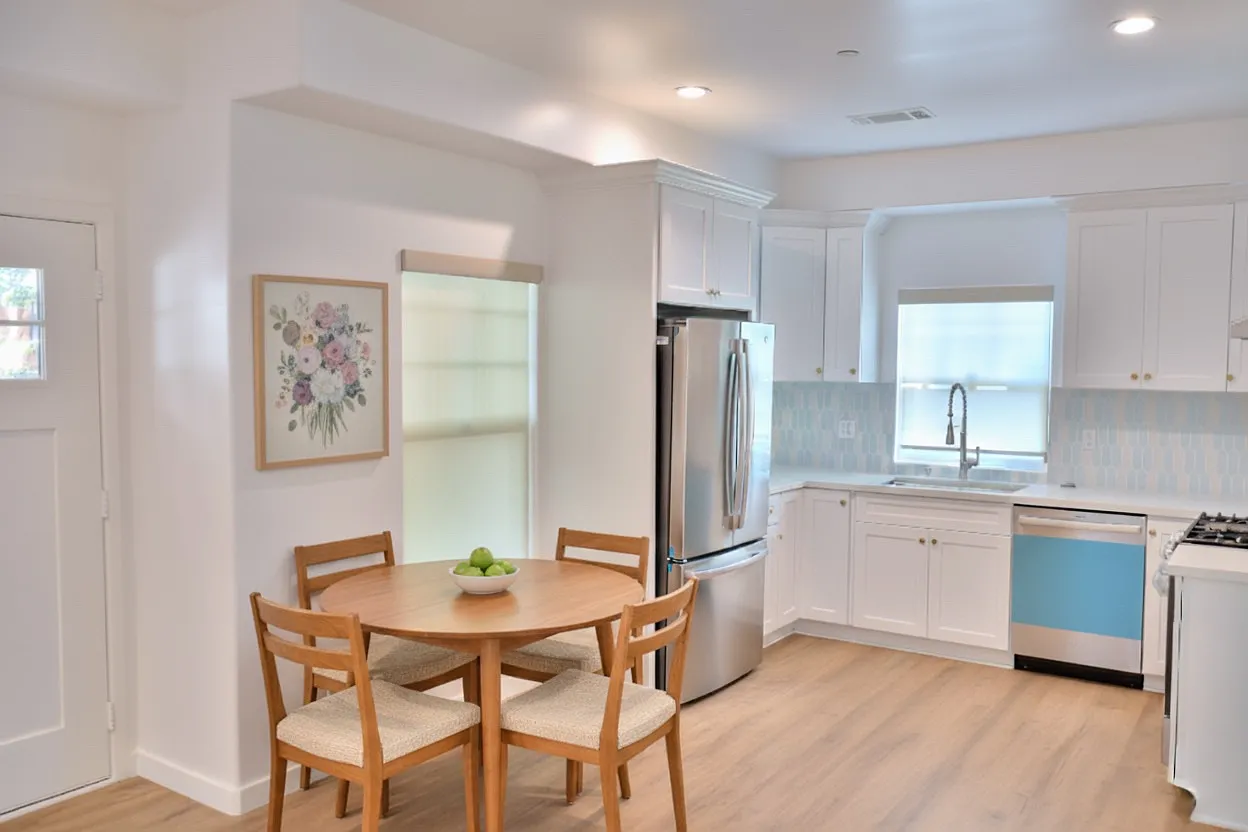 65 N Sierra Bonita Ave — Photo 1