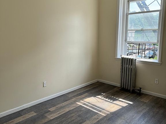 2nd image of 137 Hawthorne Ave #2