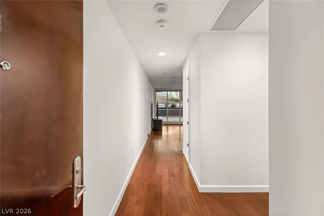 Panorama Towers — Photo 2