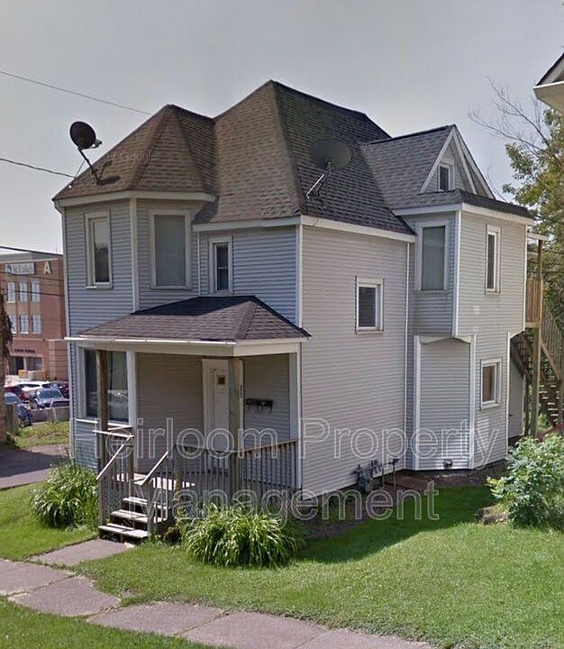 1st image of 223 N 11th Ave E #1