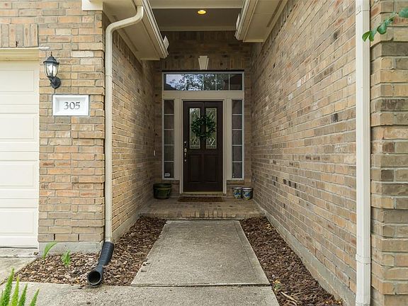 2nd image of 305 Blossomwood Dr