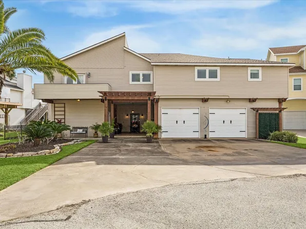 115 Bamaku Bnd, Tiki Island, TX 77554