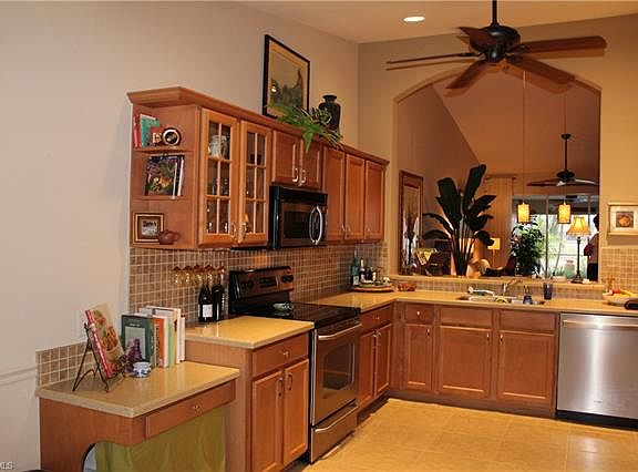 3rd image of 15170 Cortona Way