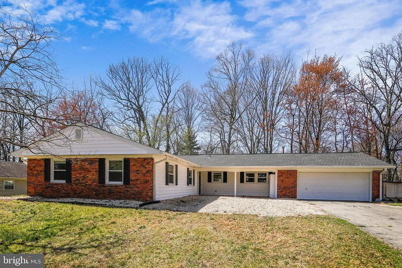 2917 Birchtree Ln — Photo 1