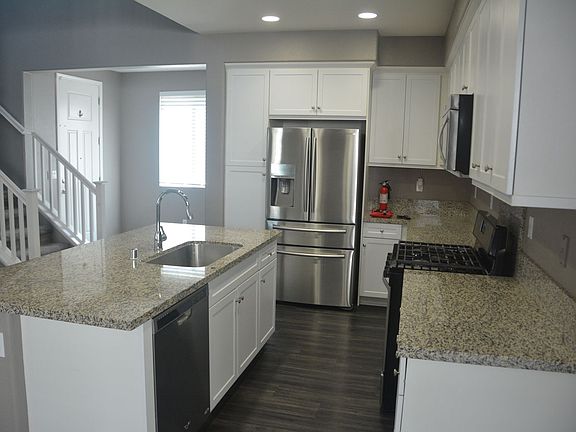 4th image of 321 Macarthur Way