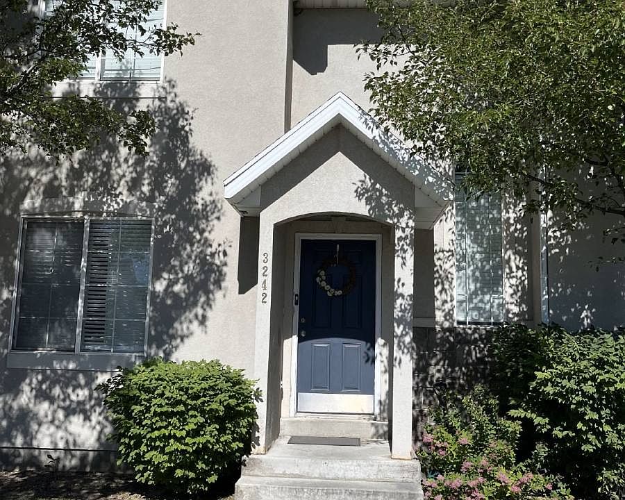 1st image of 3242 W Davencourt Cir