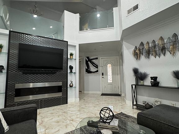5th image of 17104 Coronado Ave