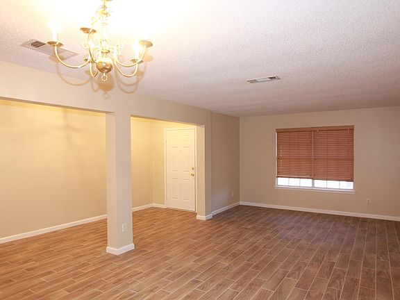 3rd image of 109 Southwood Dr