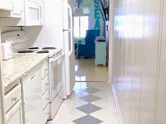 5th image of 1904 E Fort Macon Road #317