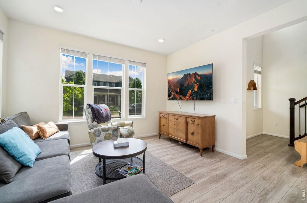 335 Zeppelin Way