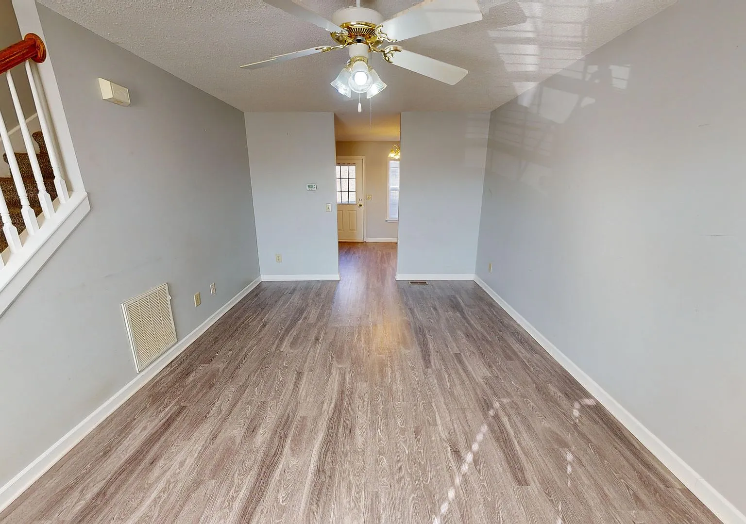 Three Bedroom Spacious Columbia, TN Townhome! — Photo 2