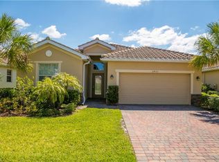 2453 Heydon Cir E, Naples, FL 34120