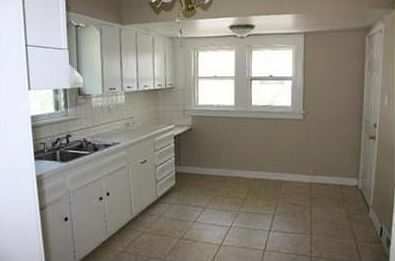 3rd image of 2021 Grandview Blvd