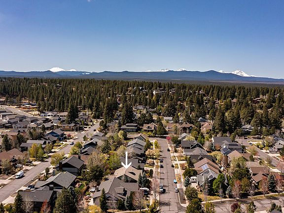 2nd image of 2955 NW Bordeaux Ln