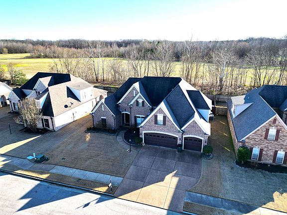 2nd image of 65 Briarfield Cv