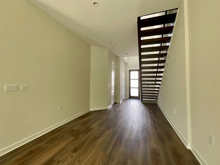 12001 Vista Parke Dr #203 — Photo 4
