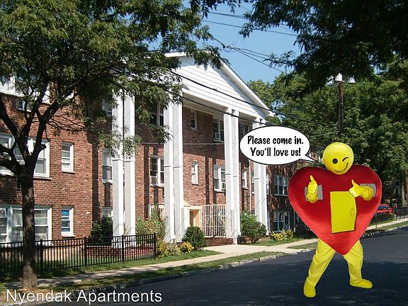 4th image of 34 Carteret St APT 1A
