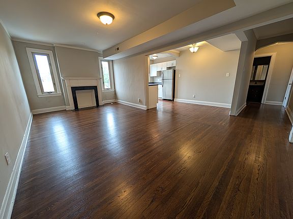 3rd image of 2112 Arlington Ave