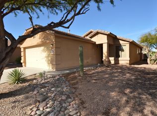 696 W Cholla Crest Dr, Green Valley, AZ 85614