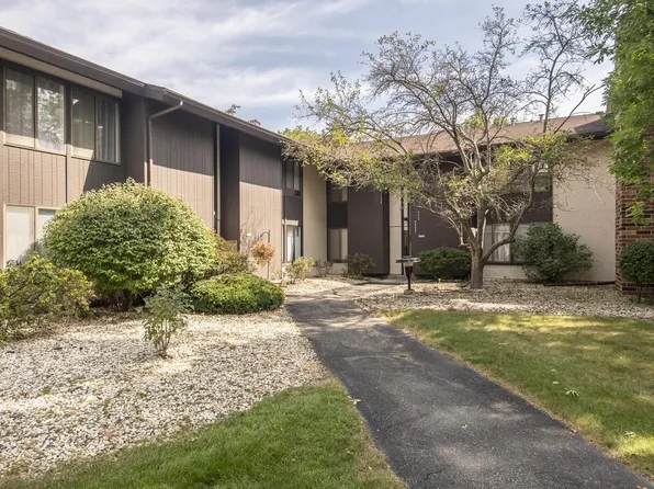2120 West Good Hope ROAD #8, Glendale, WI 53209
