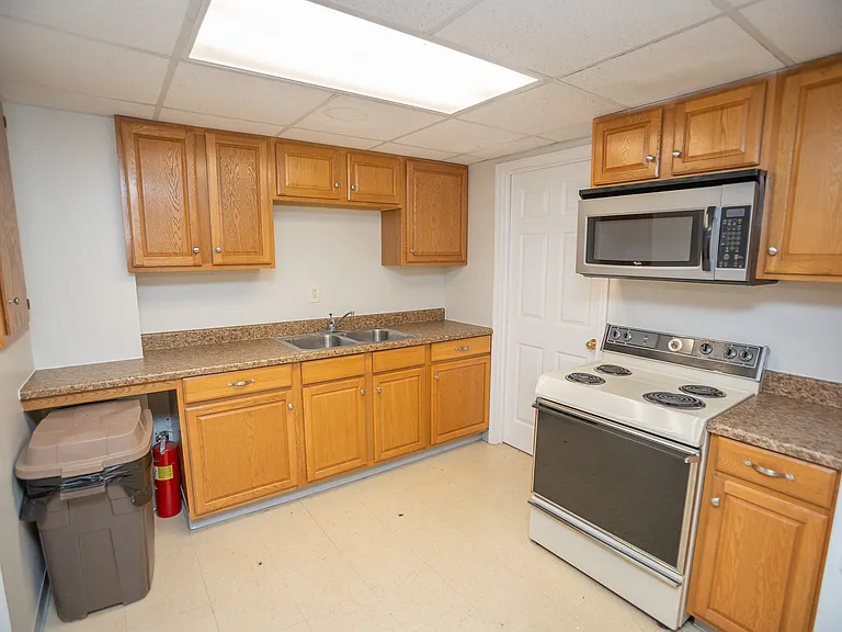 892 Missouri #100-1 — Photo 12