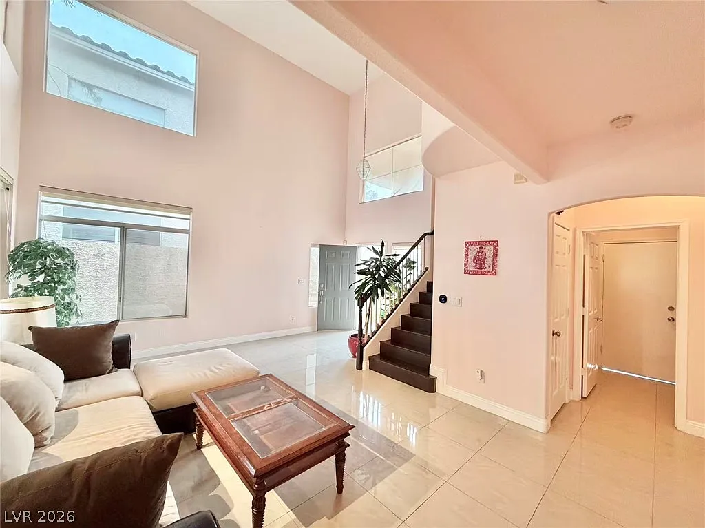 3 bed, 3.0 bath, 1916 sqft, $2,150 — Photo 4