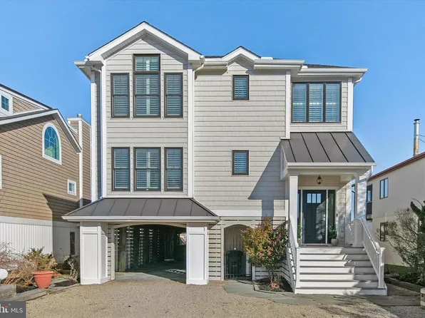 7 W Essex St, Fenwick Island, DE 19944