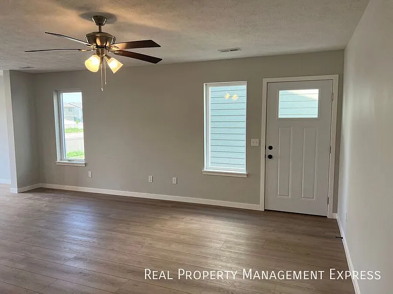 9666 W Tunis Dr — Photo 8