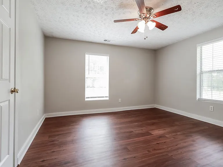1472 California Ave — Photo 7