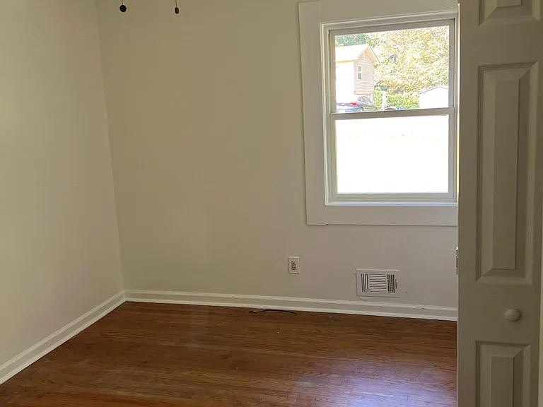 4454 Roberta Cir — Photo 10