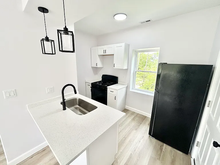 630 E 8th Ave #1W — Photo 1
